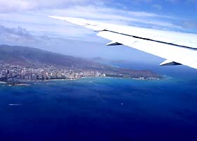 機内から見たオアフ島